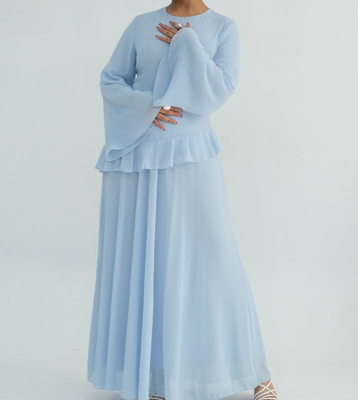 Robe asymétrique à volants