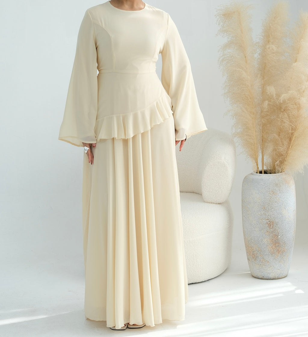 Robe asymétrique à volants