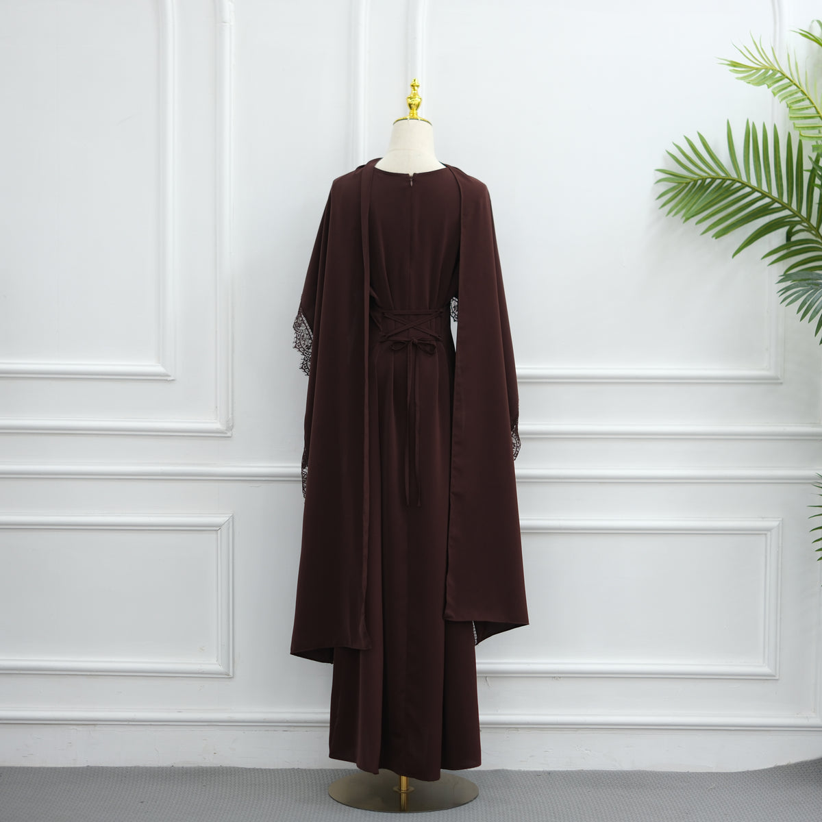 Abaya à Cape Amovible et Finitions Dentelle