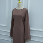 Abaya à Cape Amovible et Finitions Dentelle