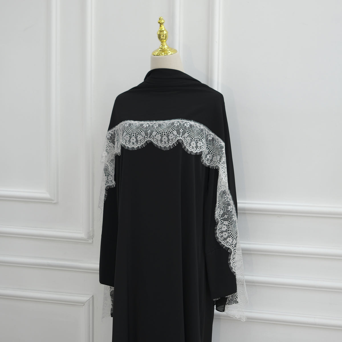 Abaya avec Hijab à dentelle