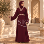 Abaya à col et ceinture brodée